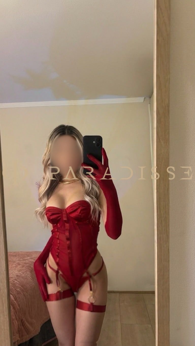 Escorts VIP Paradisse - Selina